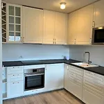 City Apartment Hosted By Anna