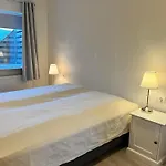 City Apartment Hosted By Anna